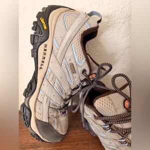 Merrell Women’s Moab 2 Waterproof Brindle Hiking Shoes, Size M 9.5 gently used